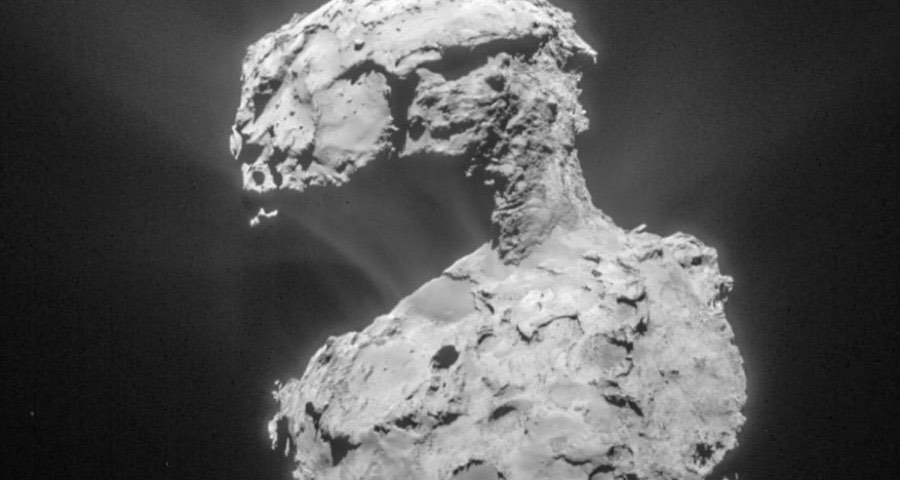 Le noyau de la comète 67P/Tchourioumov-Guérassimenko photographié par la sonde Rosetta
